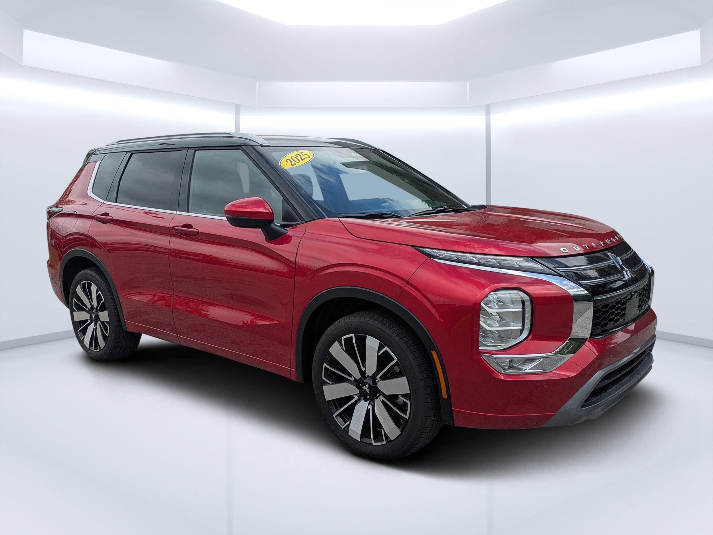 2025 Mitsubishi Outlander SEL 2WD's photo