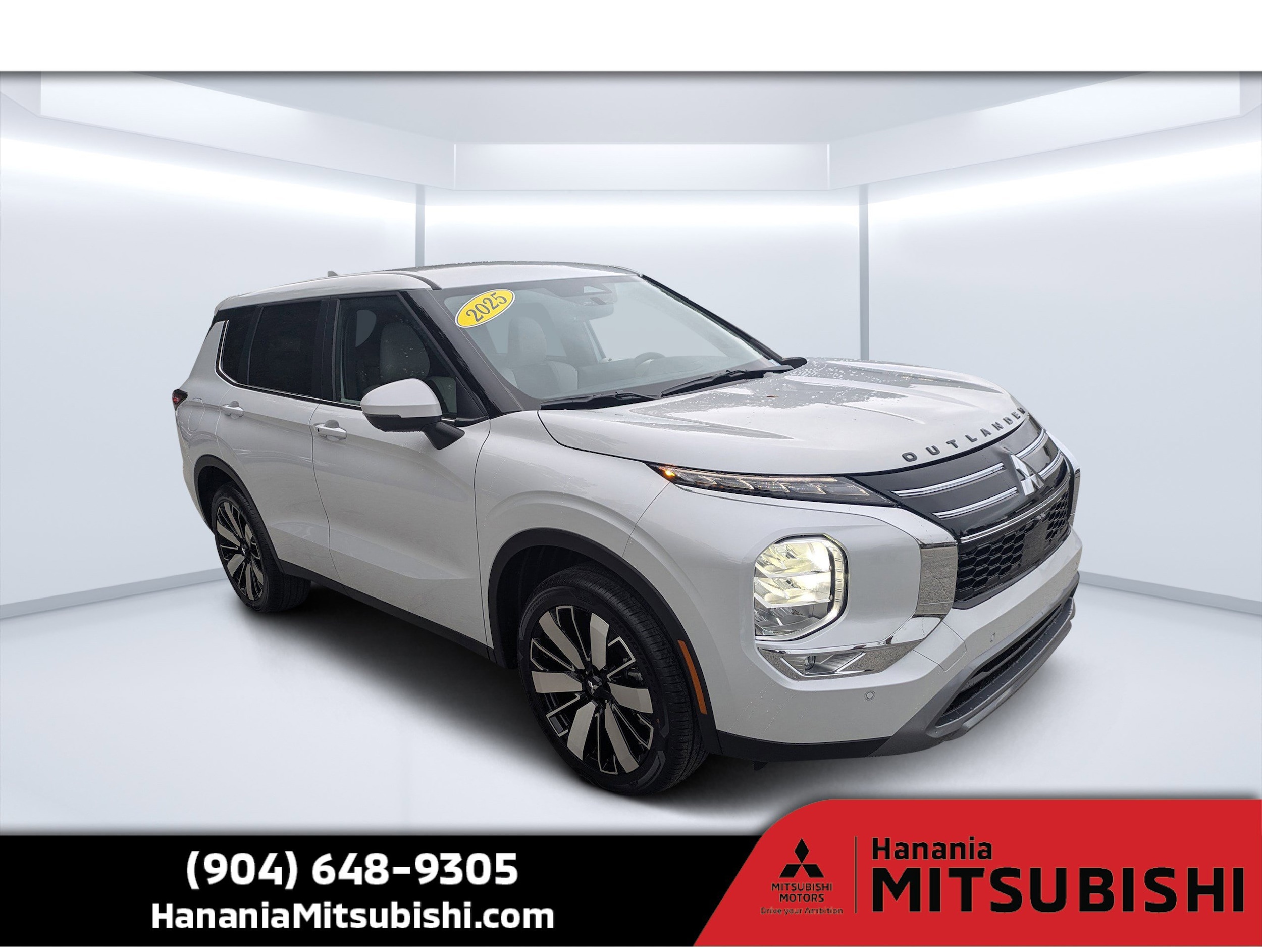 2025 Mitsubishi Outlander SE's photo