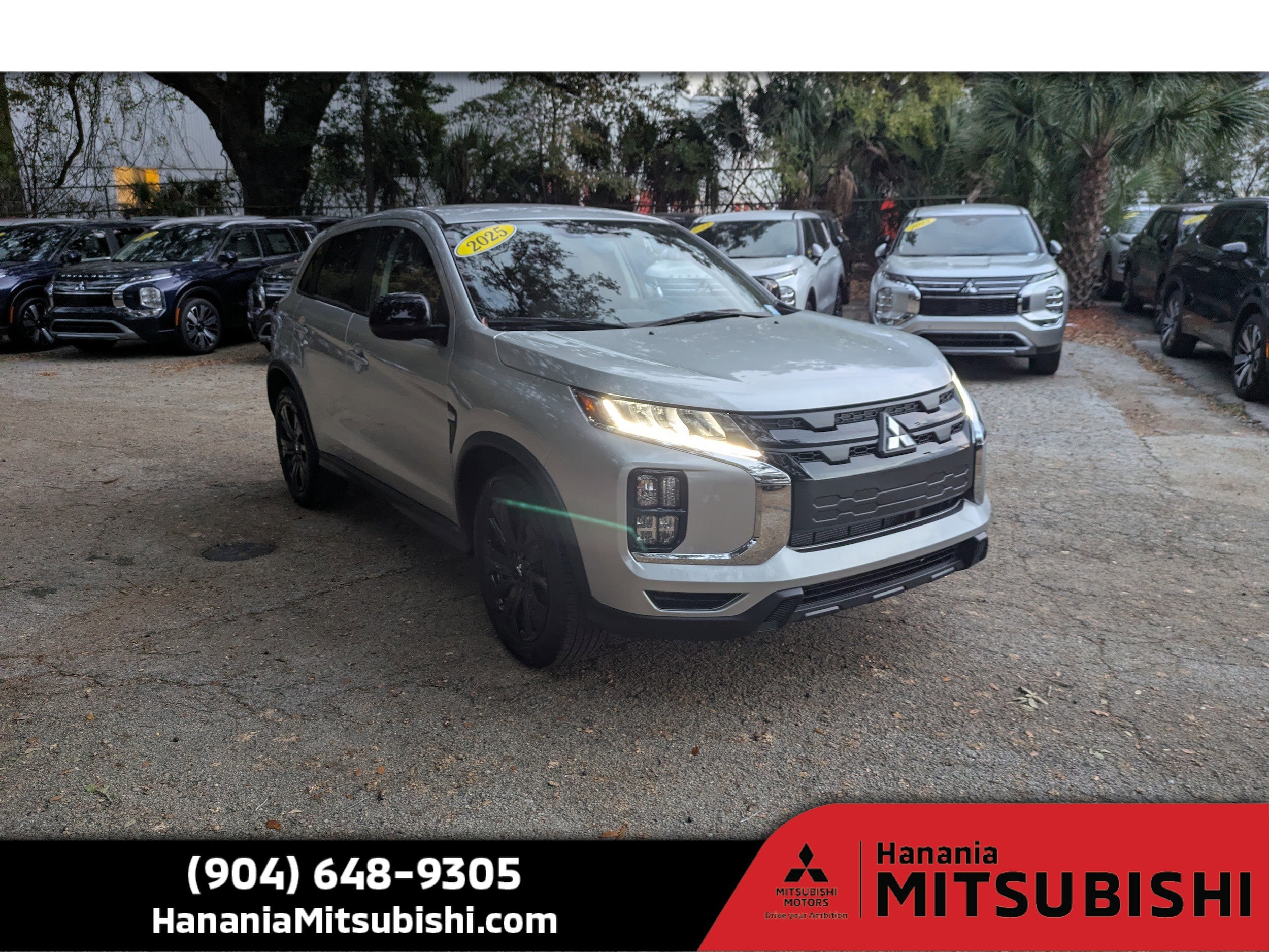 2025 Mitsubishi Outlander Sport LE's photo