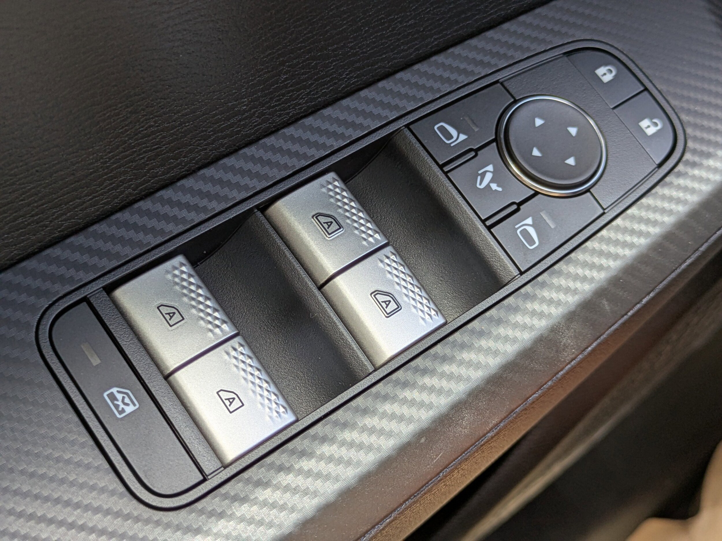 2025 Mitsubishi Outlander SE - Photo 24