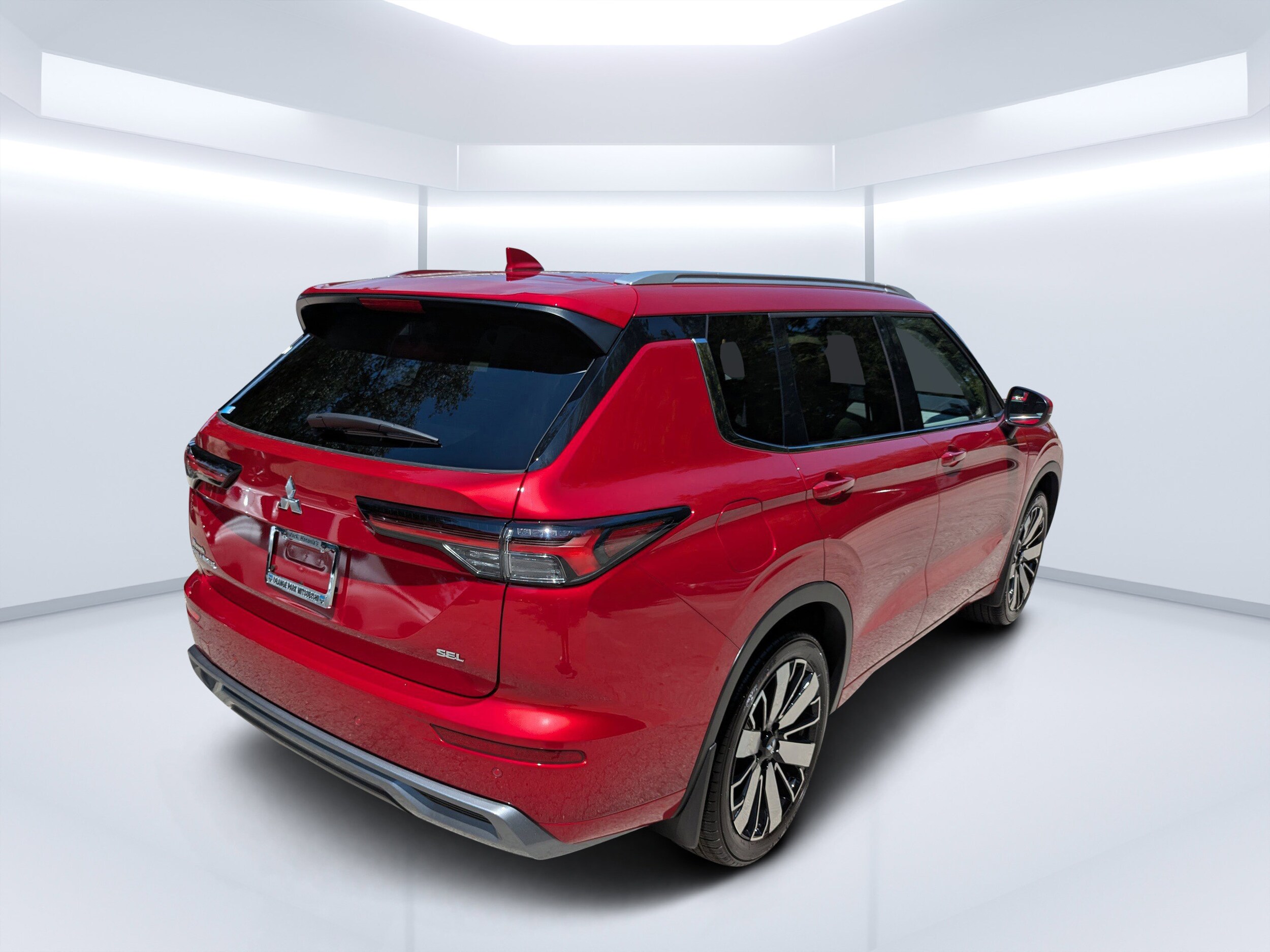 2025 Mitsubishi Outlander SEL photo 3