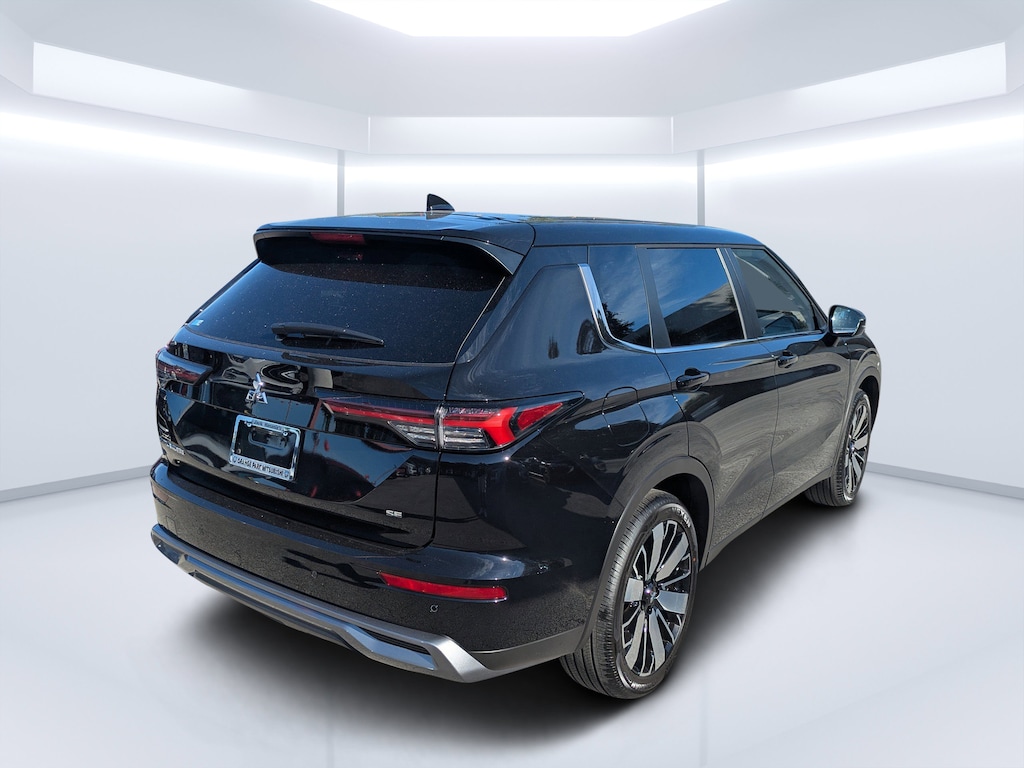 New 2025 Mitsubishi Outlander SE SUV
