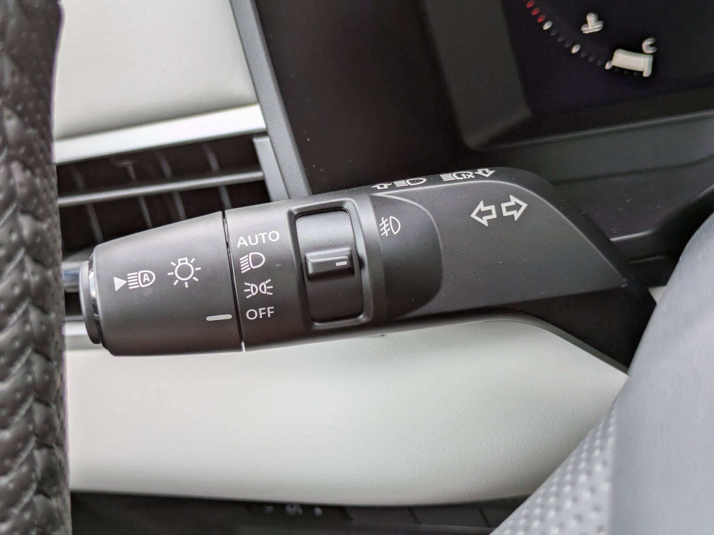 2025 Mitsubishi Outlander SE - Photo 27