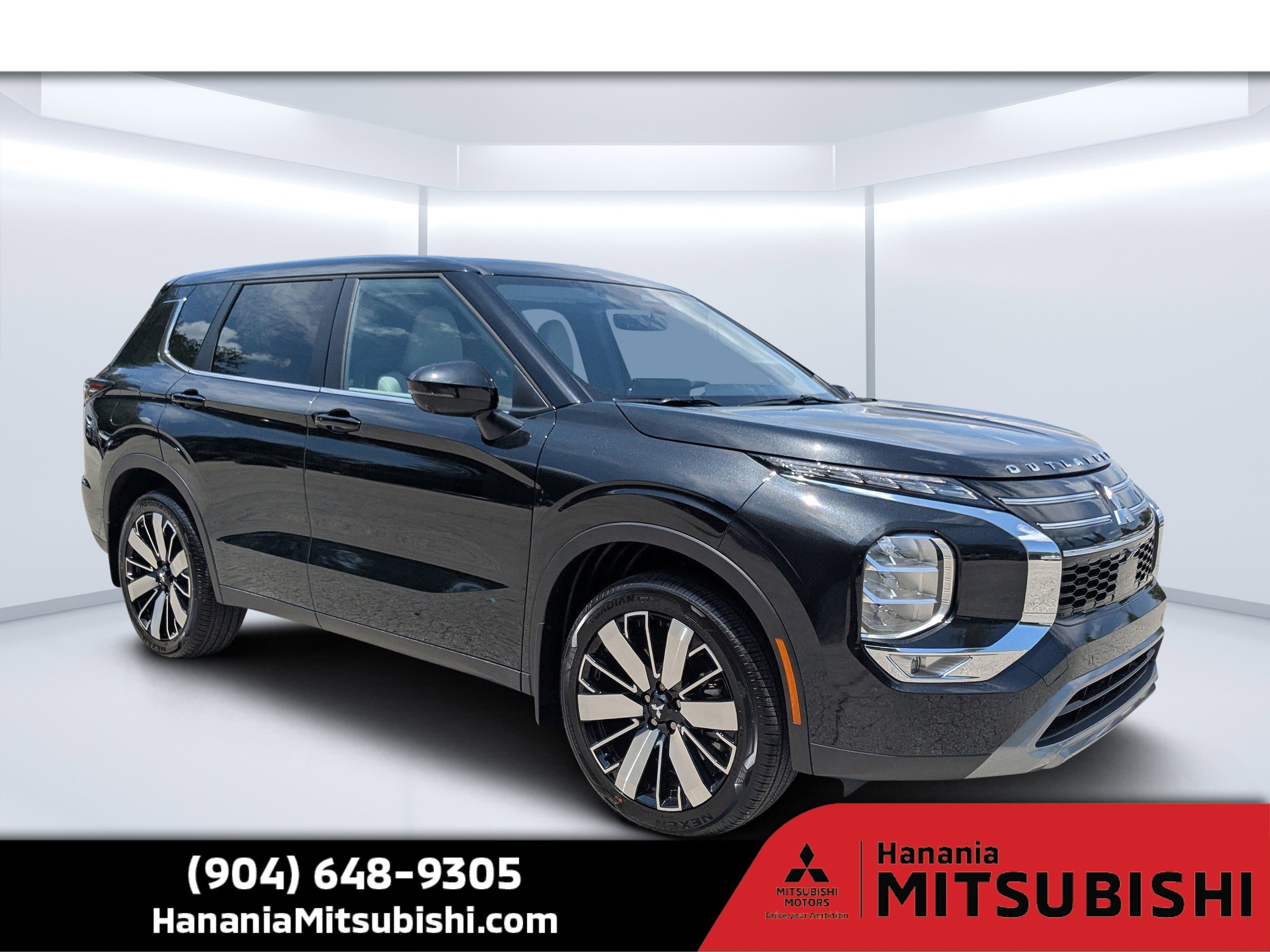 2025 Mitsubishi Outlander SE's photo