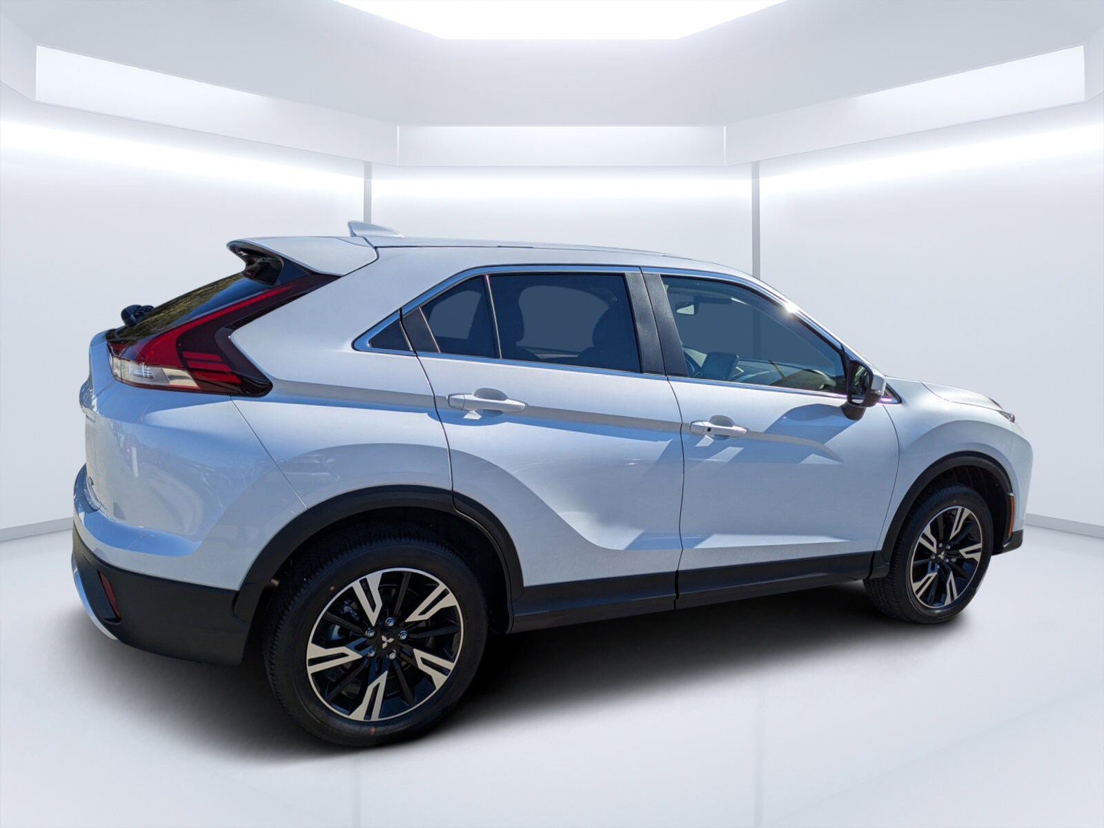 2025 Mitsubishi Eclipse Cross SE photo 3
