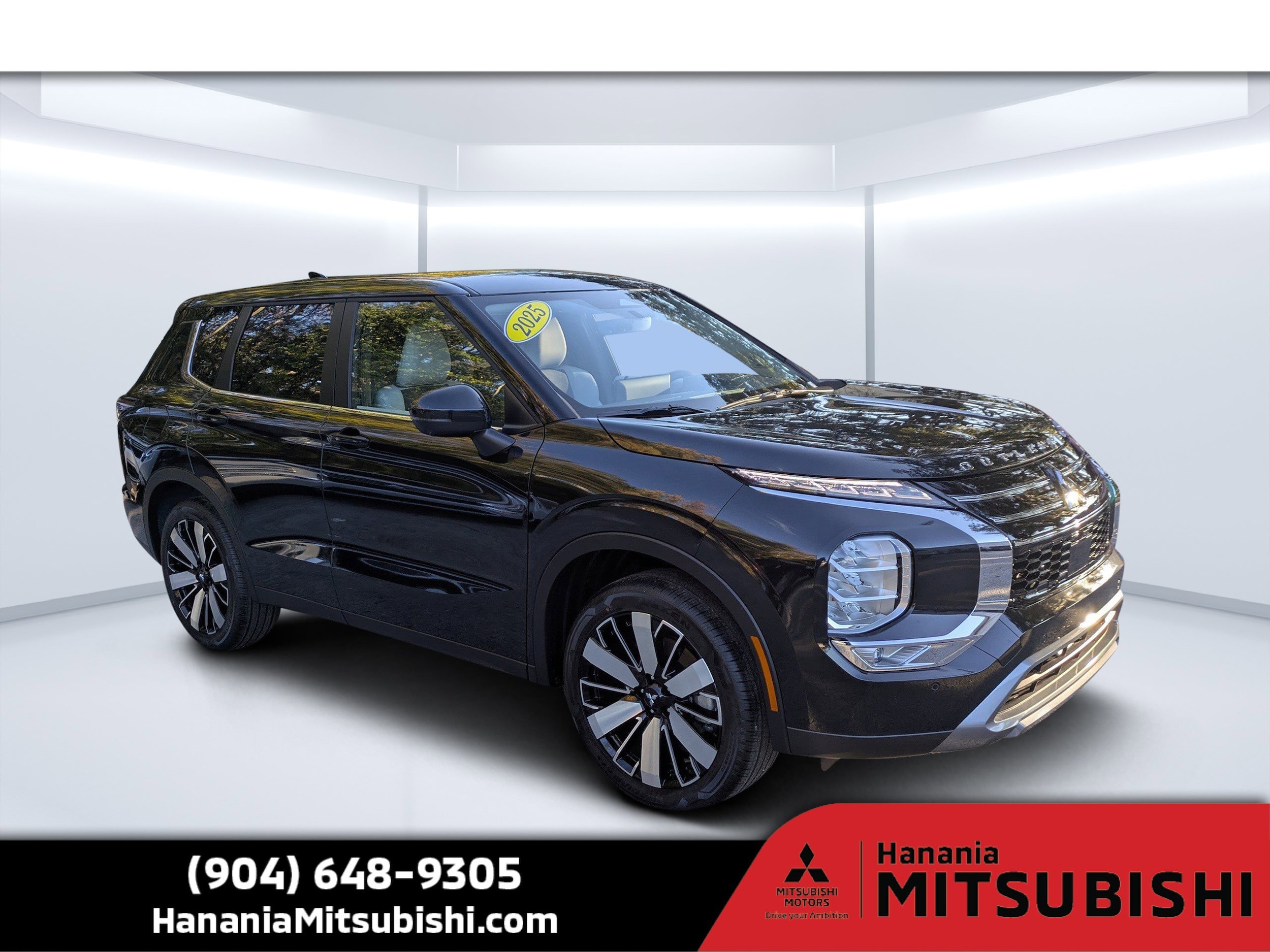 2025 Mitsubishi Outlander SE's photo