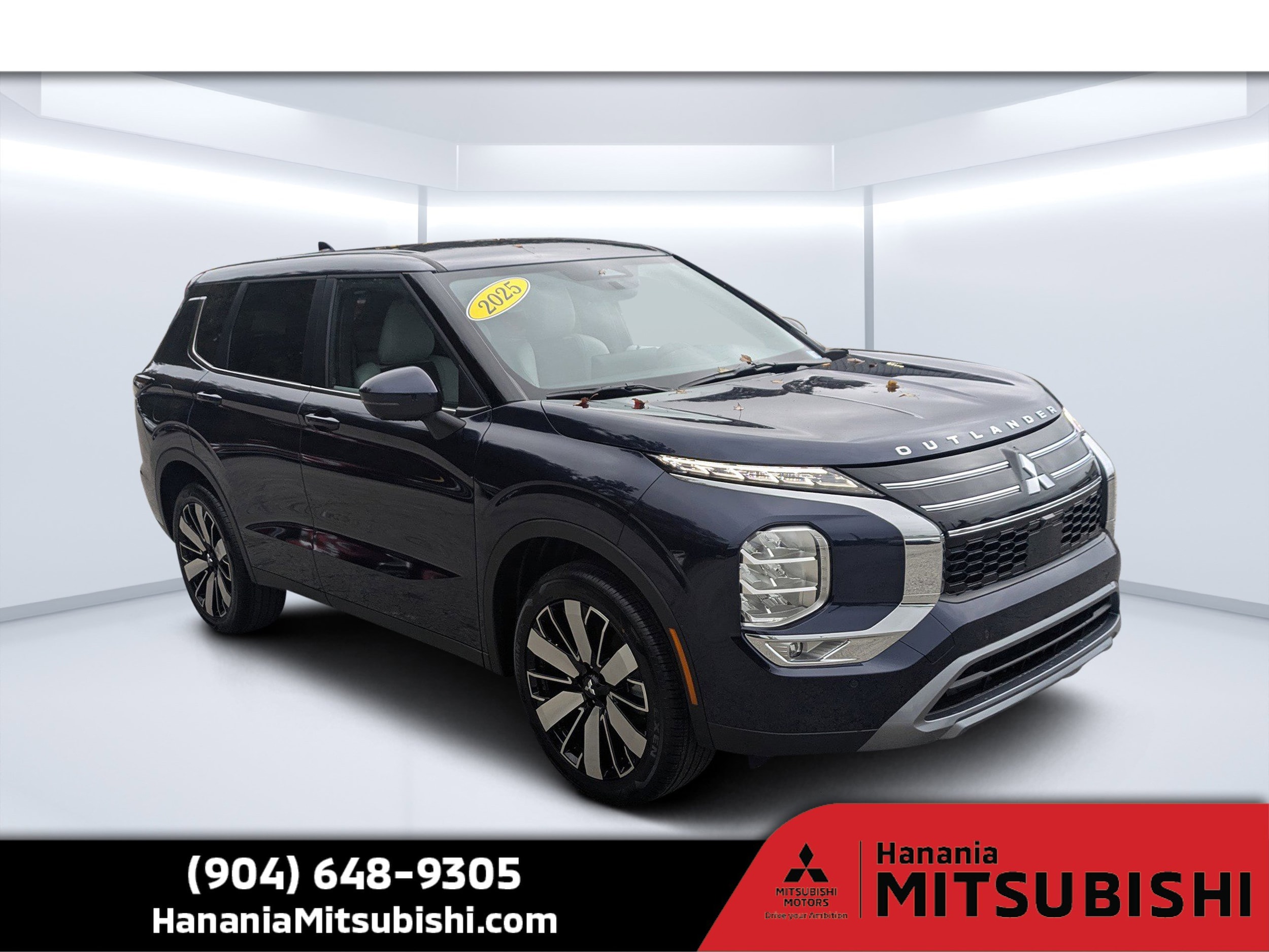 2025 Mitsubishi Outlander SE's photo