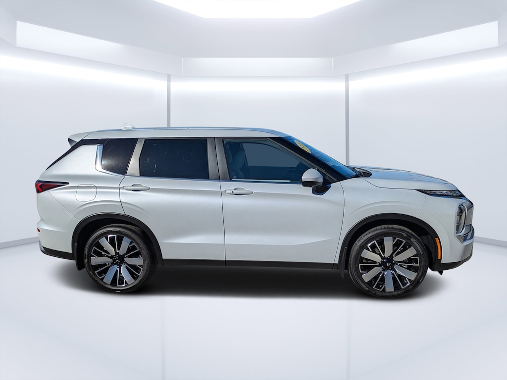 New 2025 Mitsubishi Outlander SE SUV