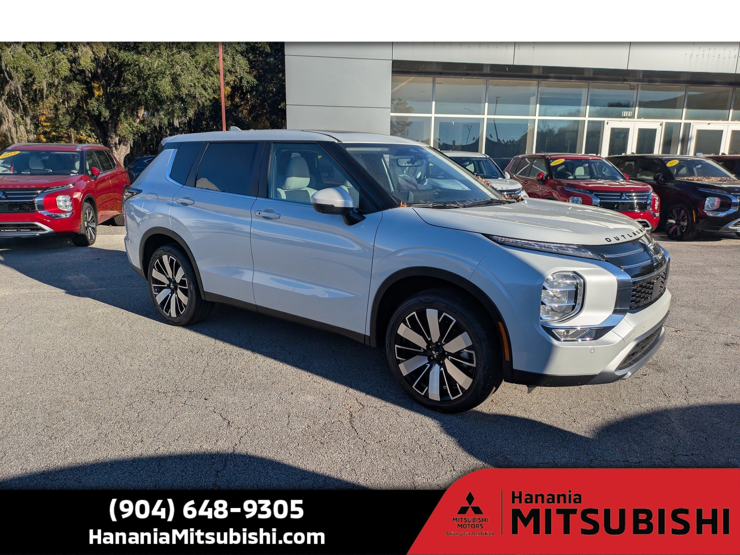 2025 Mitsubishi Outlander SE's photo