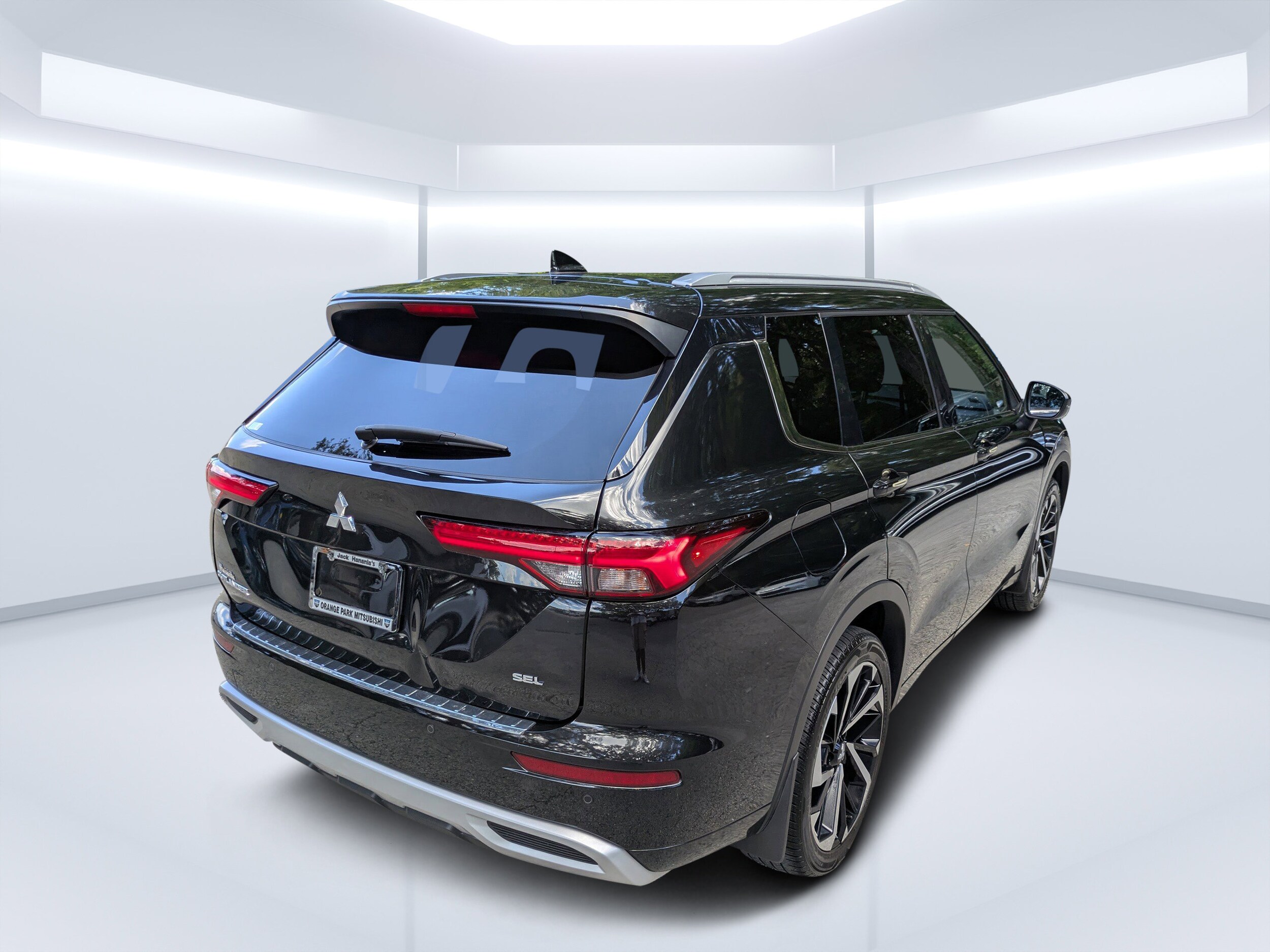2022 Mitsubishi Outlander SEL photo 3