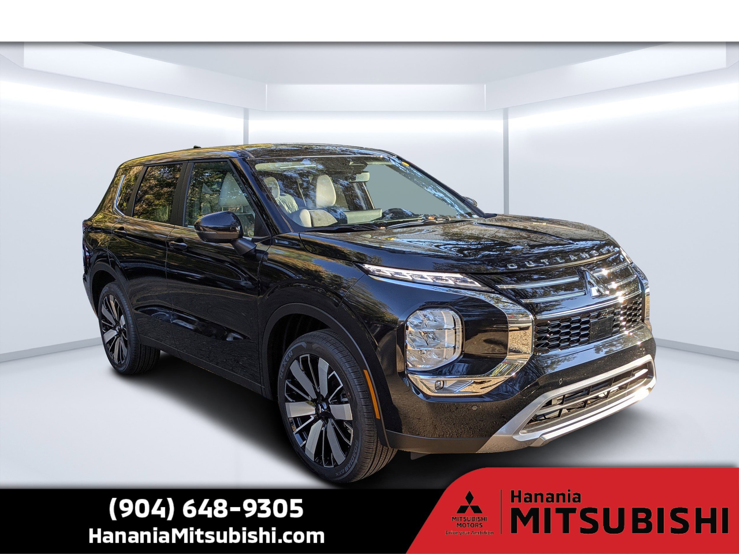 2025 Mitsubishi Outlander SE's photo