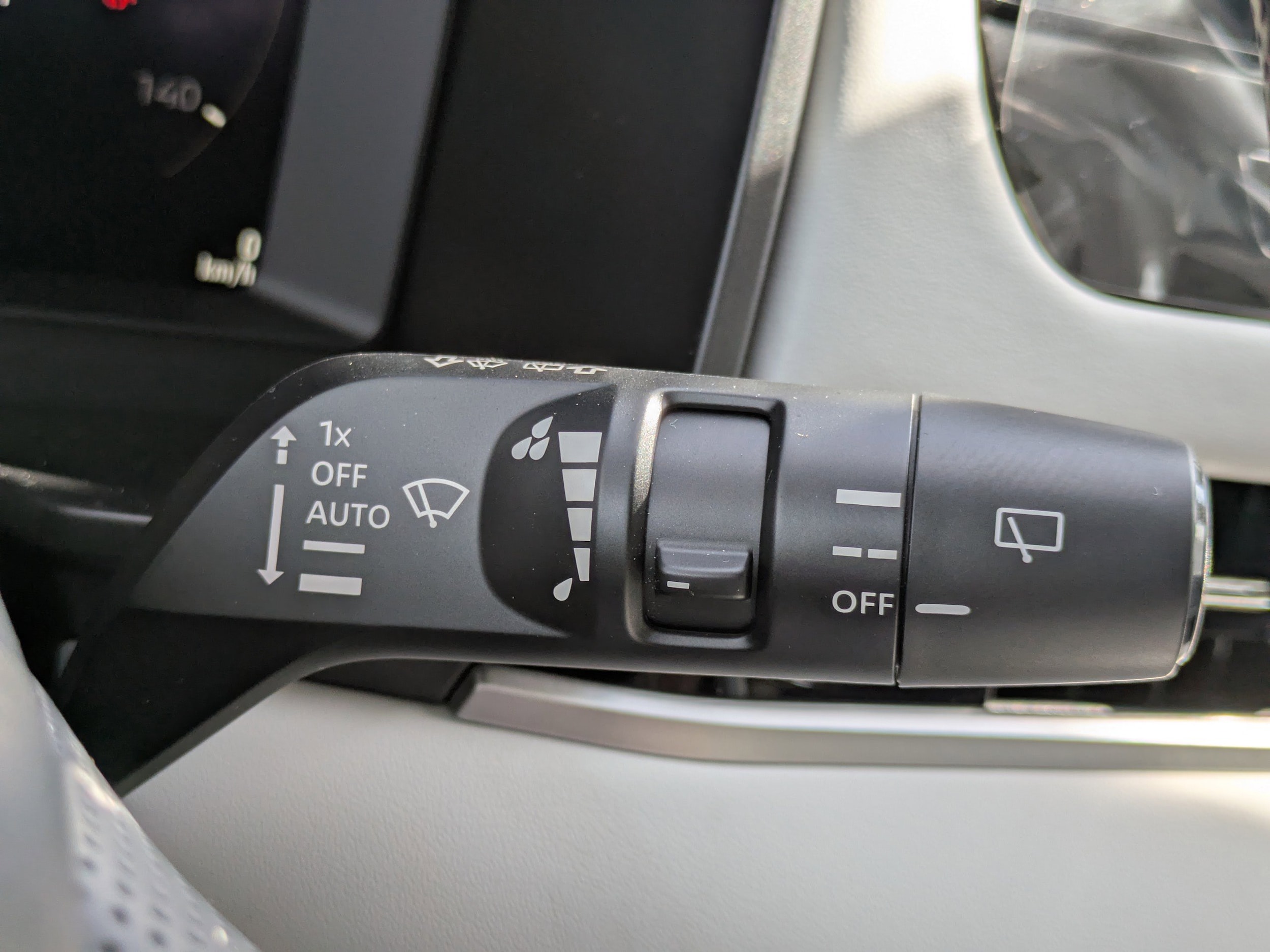 2025 Mitsubishi Outlander SE - Photo 28