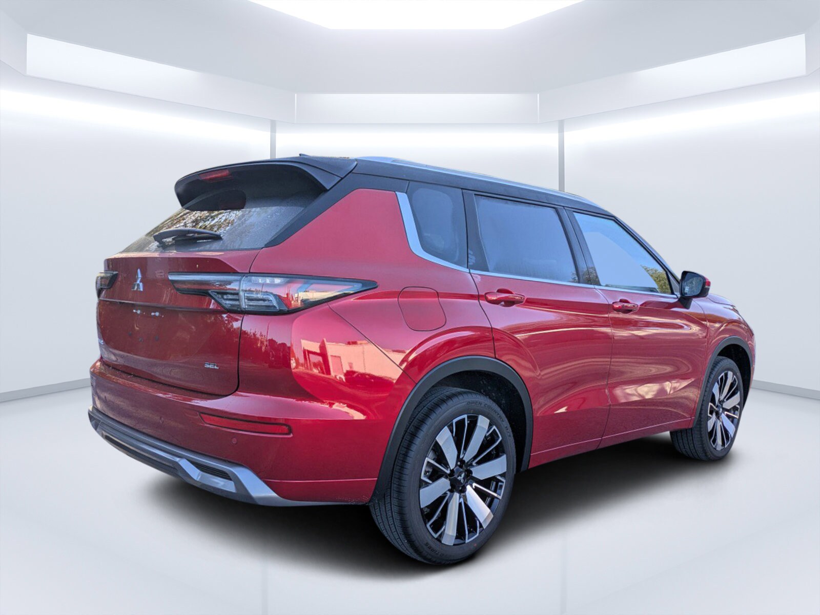 2025 Mitsubishi Outlander SEL photo 2