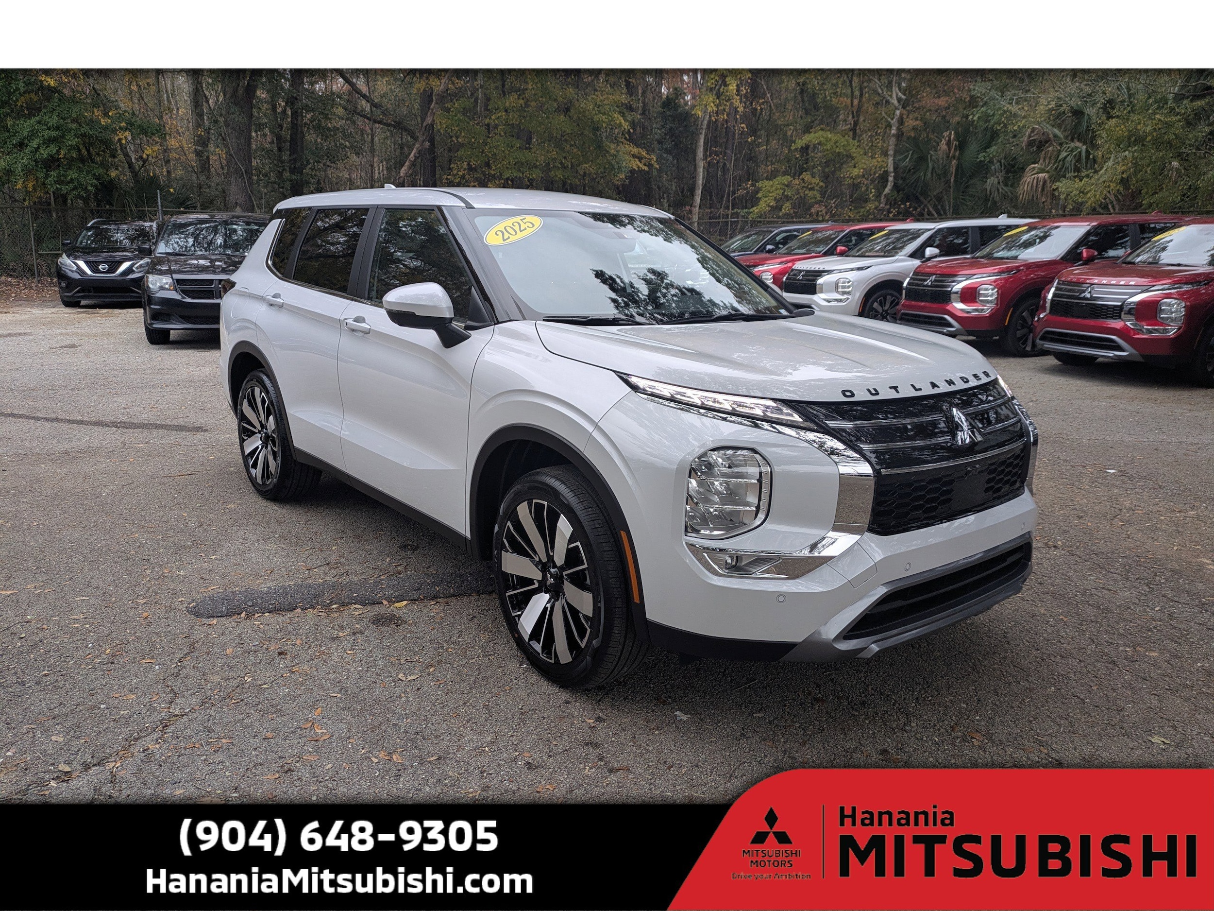 2025 Mitsubishi Outlander SE's photo