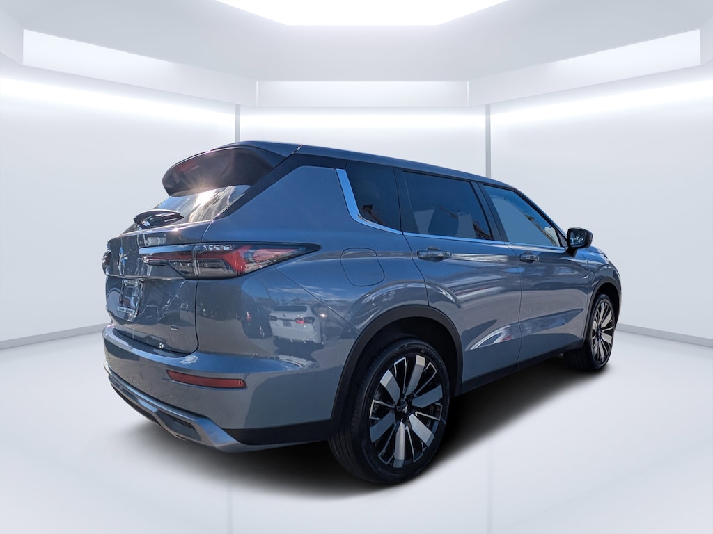 New 2026 Mitsubishi Outlander SE SUV