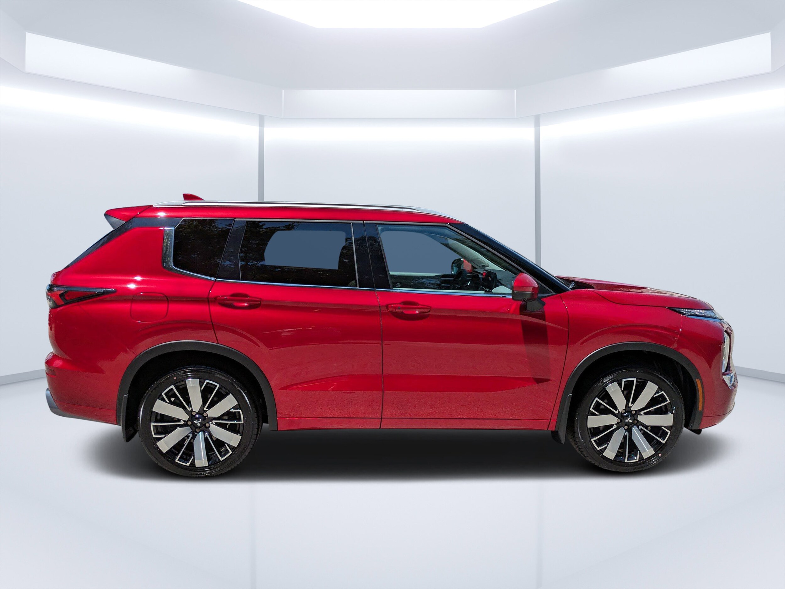 2025 Mitsubishi Outlander SEL photo 2