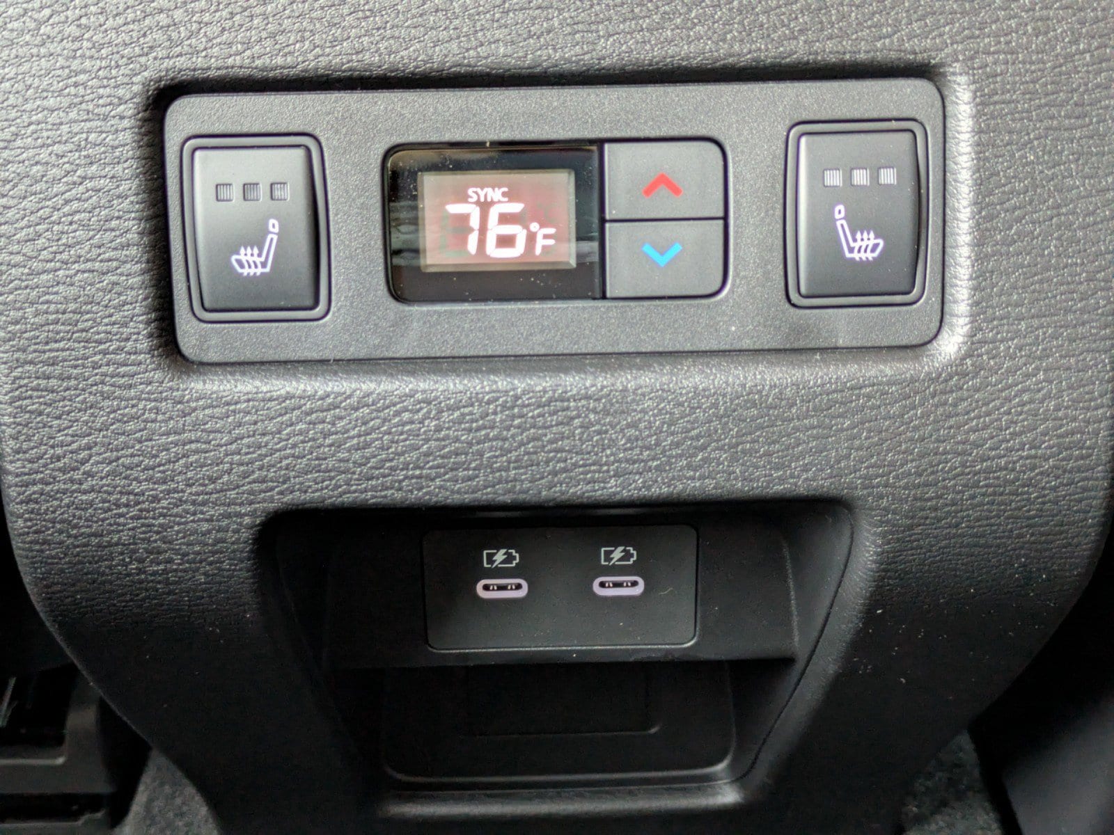 2025 Mitsubishi Outlander SEL - Photo 15