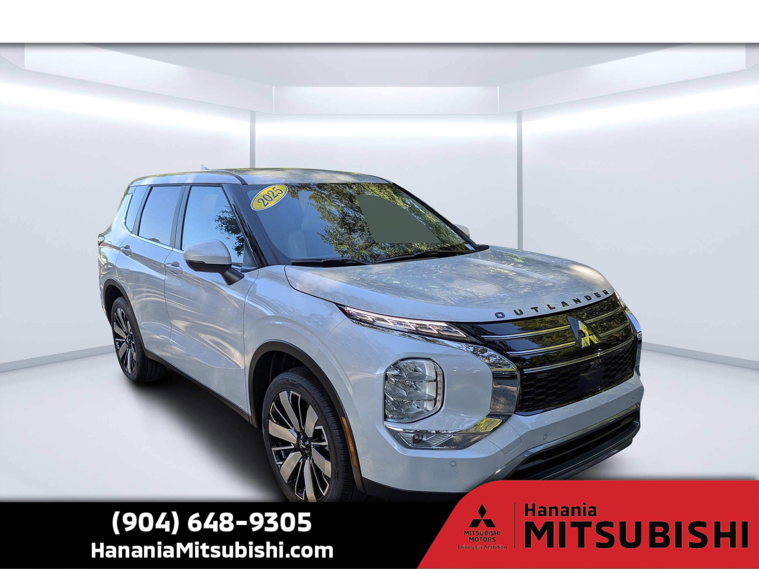 2025 Mitsubishi Outlander SE's photo