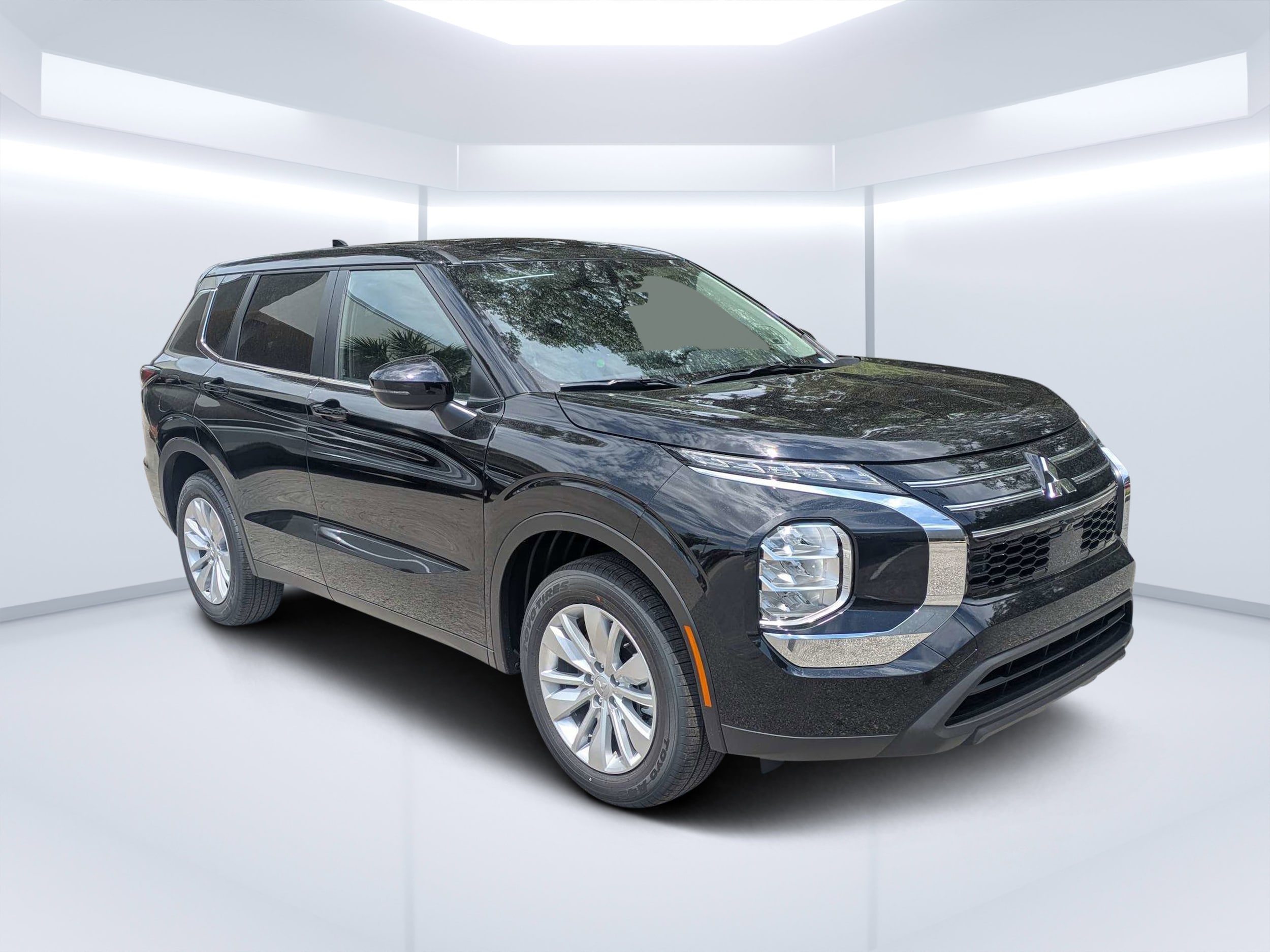 2026 Mitsubishi Outlander ES FWD's photo