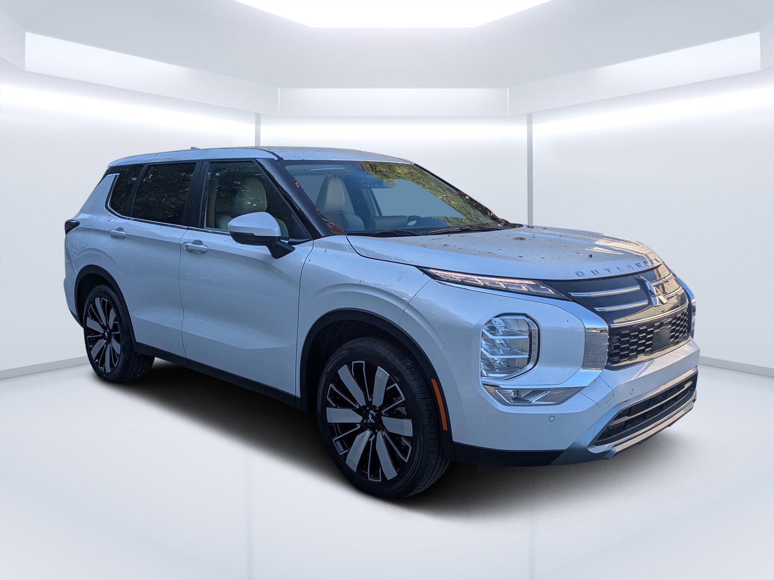 2026 Mitsubishi Outlander SE FWD's photo