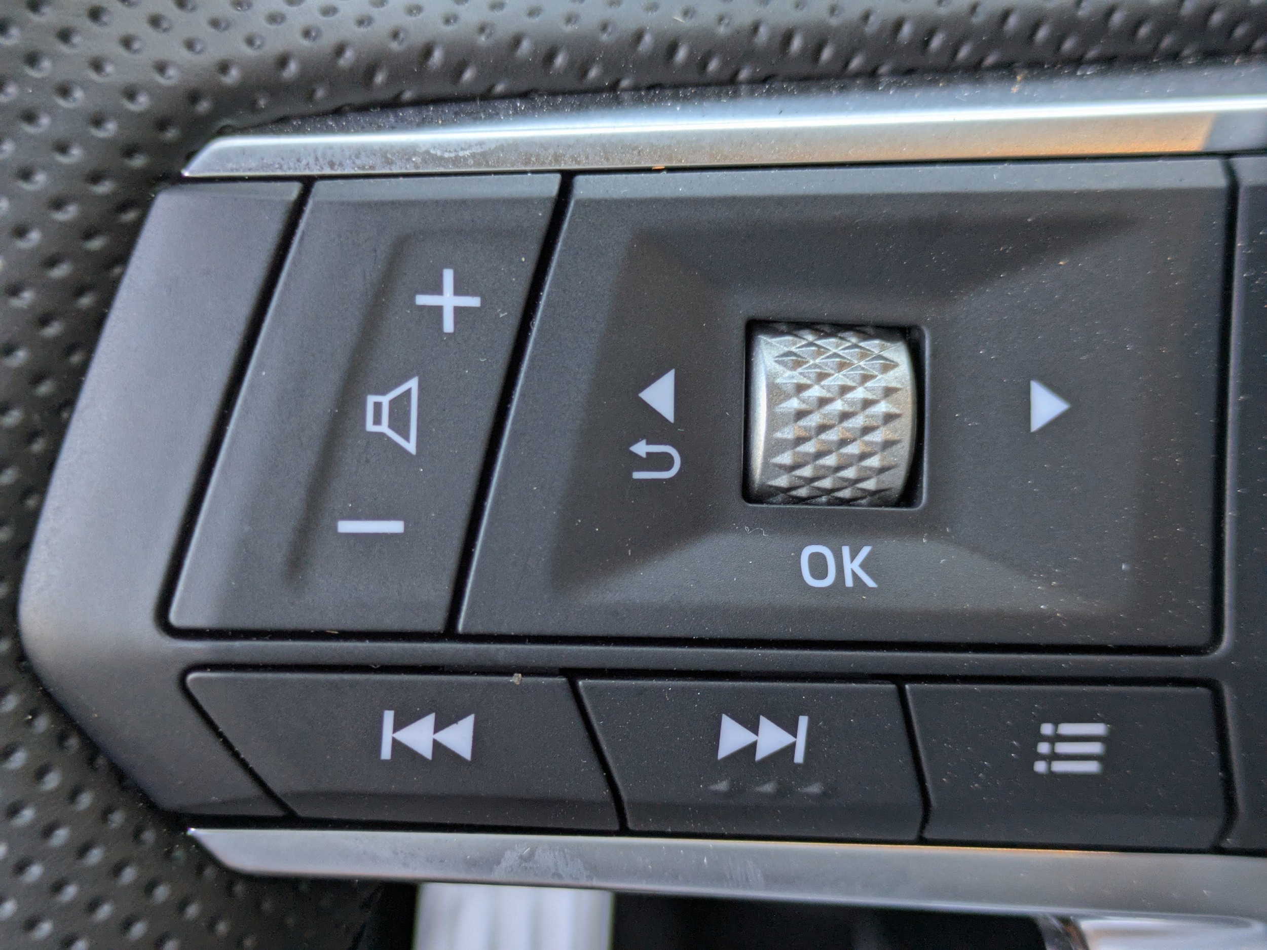 2025 Mitsubishi Outlander SEL - Photo 24