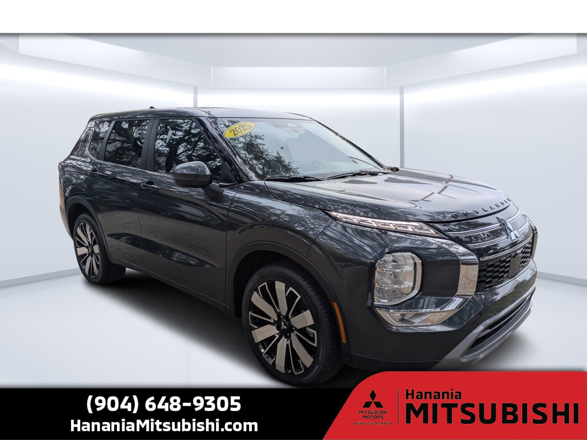 2025 Mitsubishi Outlander SE's photo