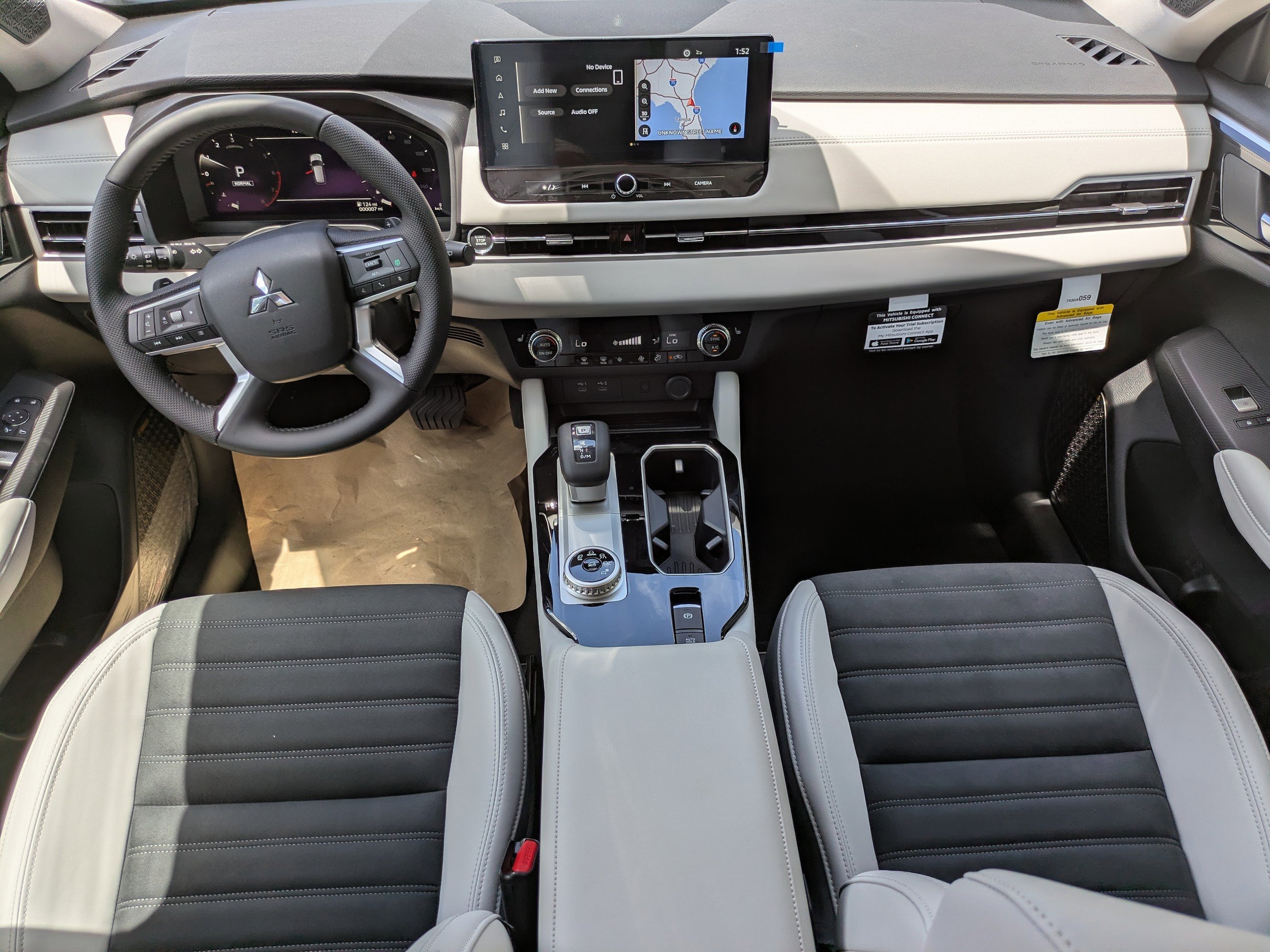 2025 Mitsubishi Outlander SE - Photo 15
