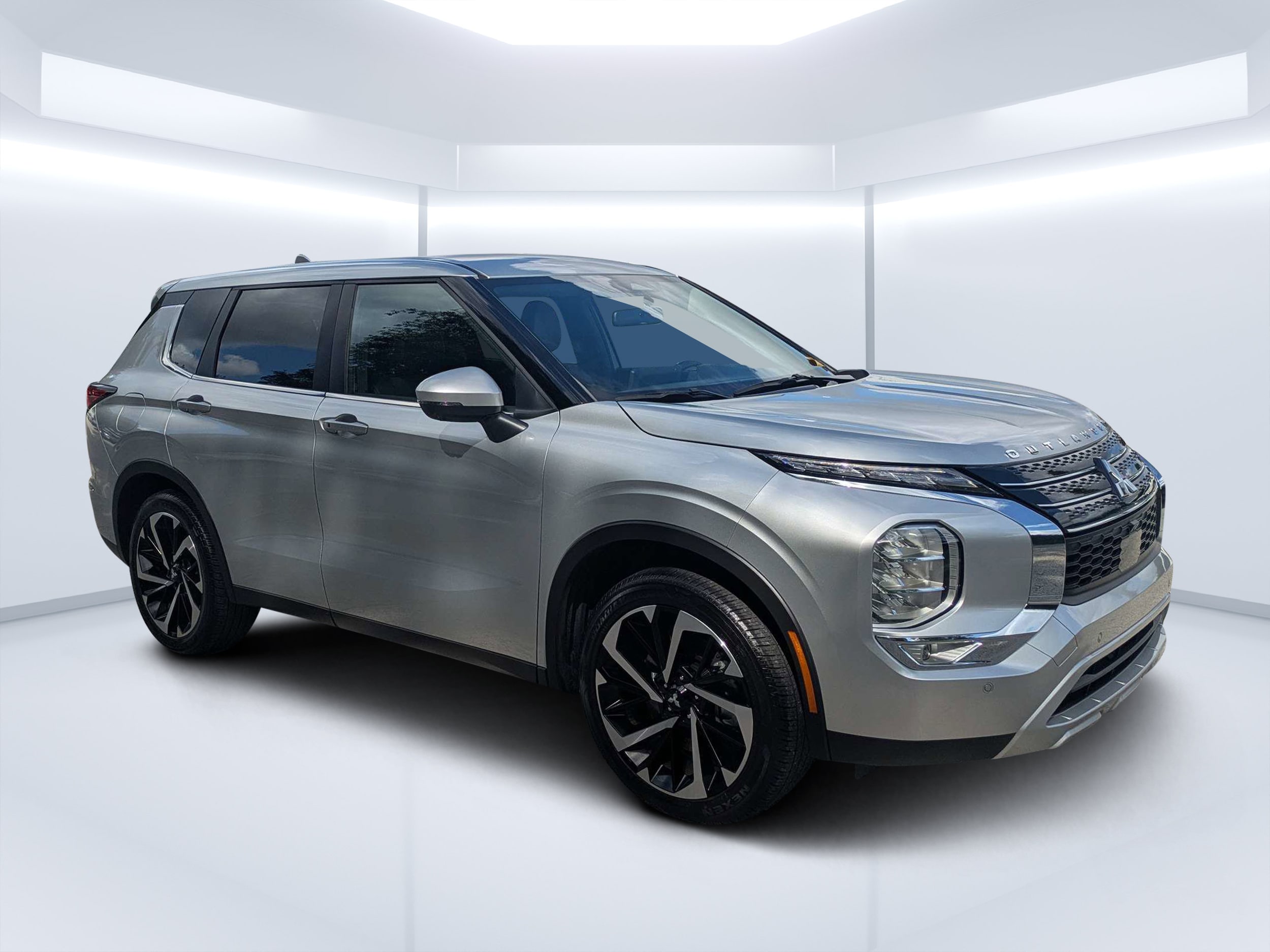 2024 Mitsubishi Outlander SE 2WD's photo