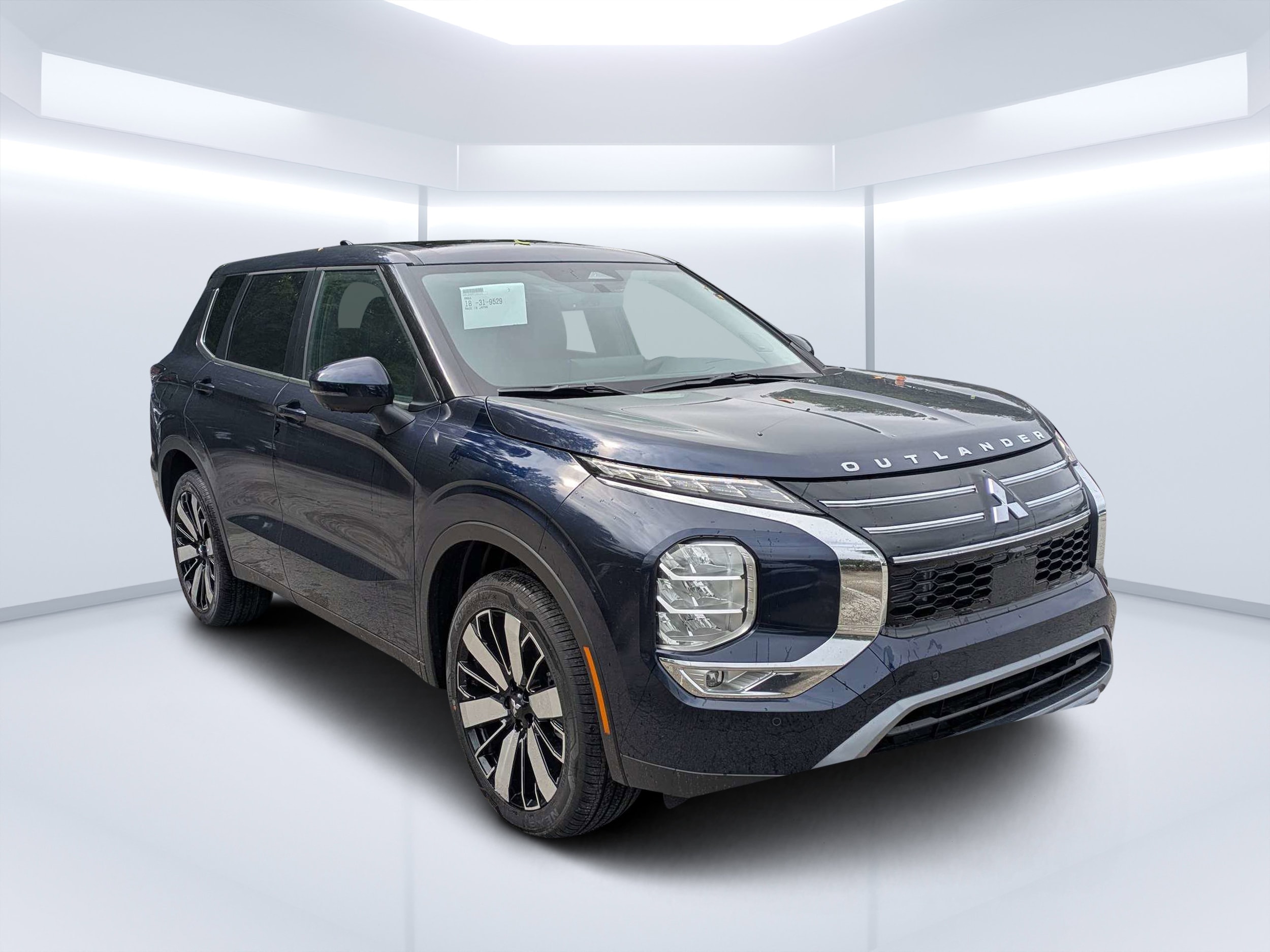 2026 Mitsubishi Outlander SE FWD's photo