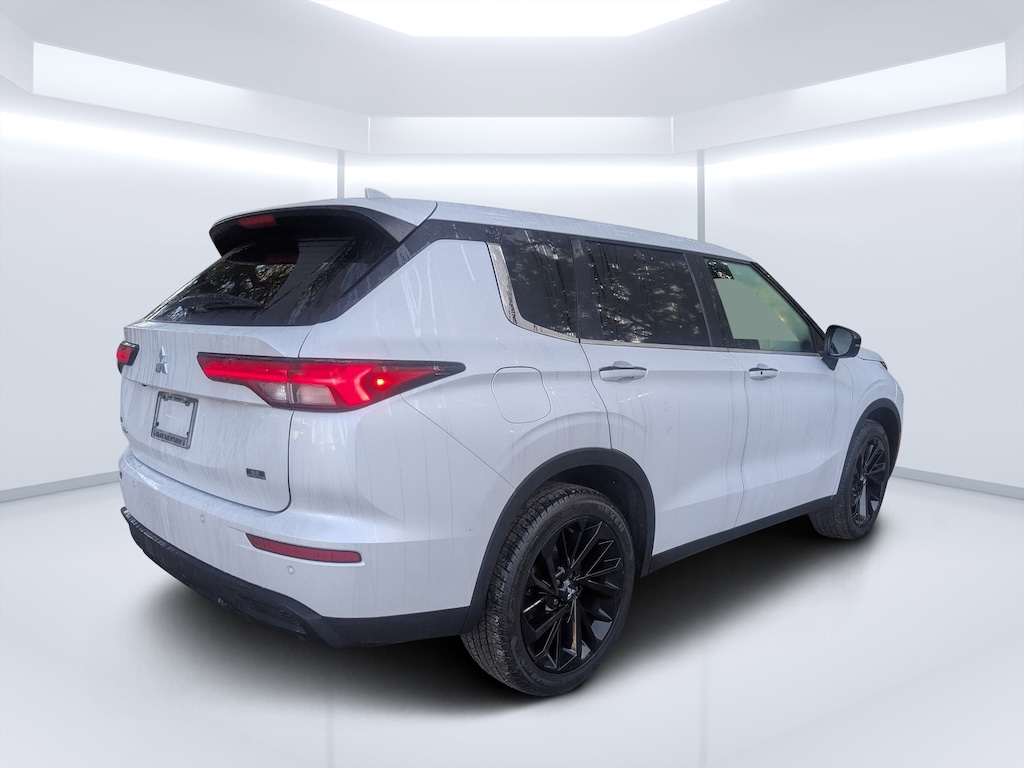 Used 2023 Mitsubishi Outlander SE Black Edition SUV