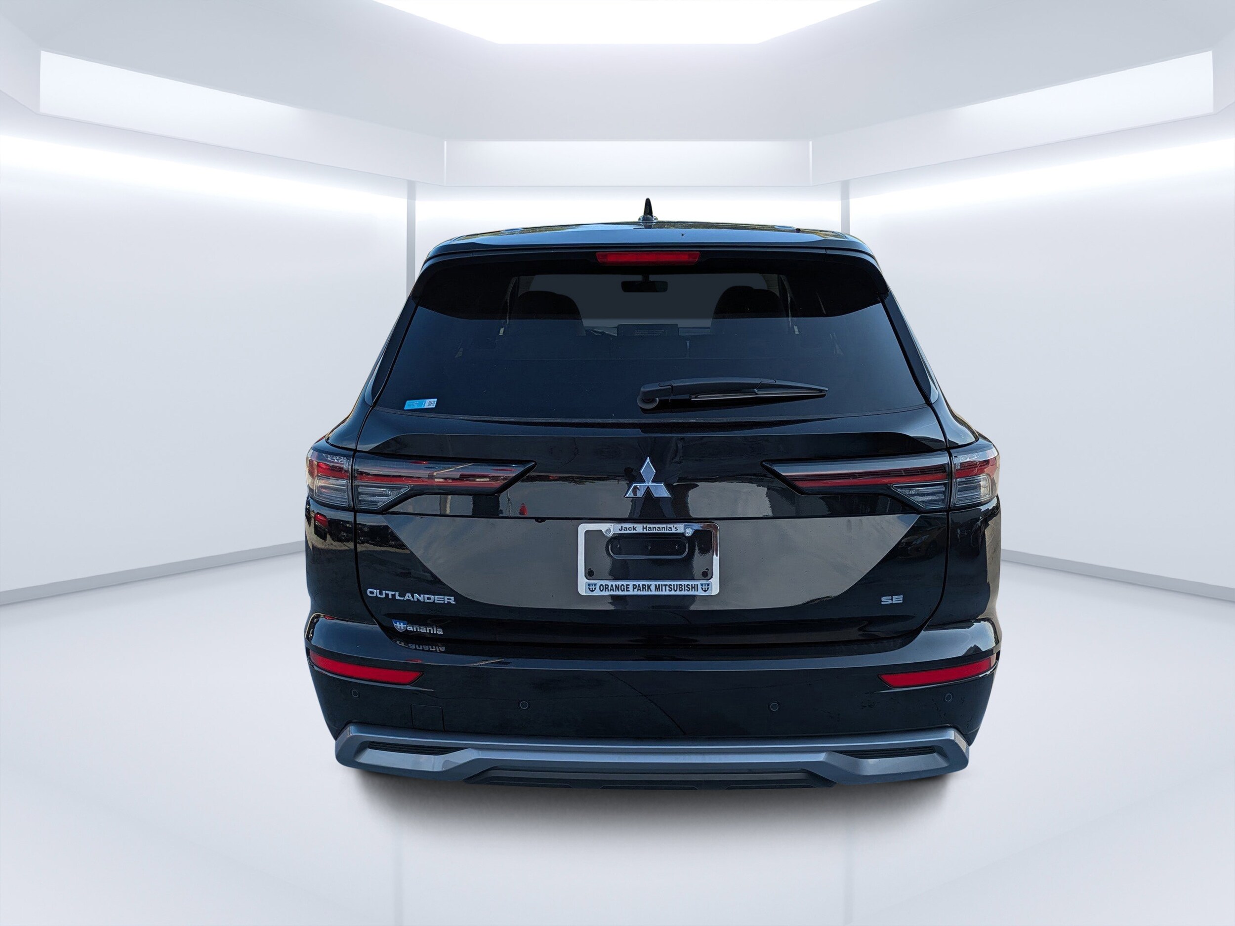 2025 Mitsubishi Outlander SE photo 4