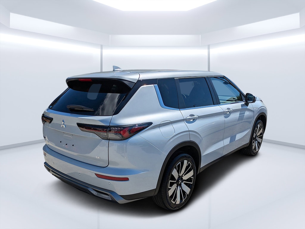 New 2025 Mitsubishi Outlander SE SUV