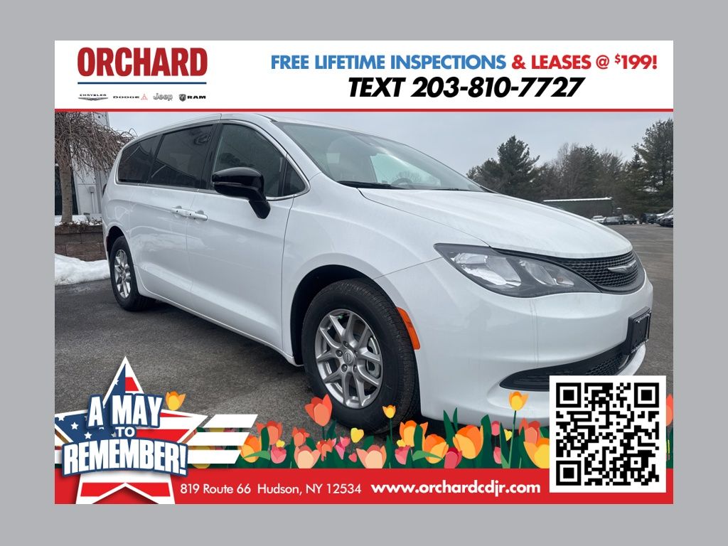 2026 Chrysler Voyager LX's photo
