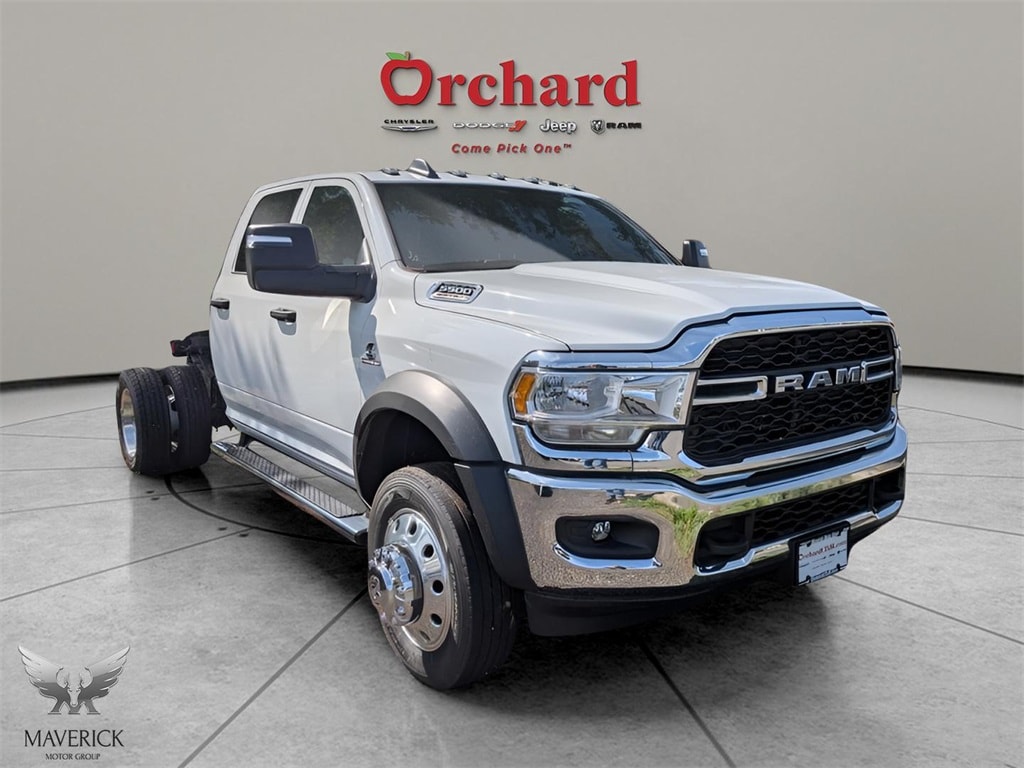 2024 Bright White Ram 5500 Chassis Cab 5500 TRADESMAN CHASSIS CREW CAB 4X4 60' CA 4X4 Truck