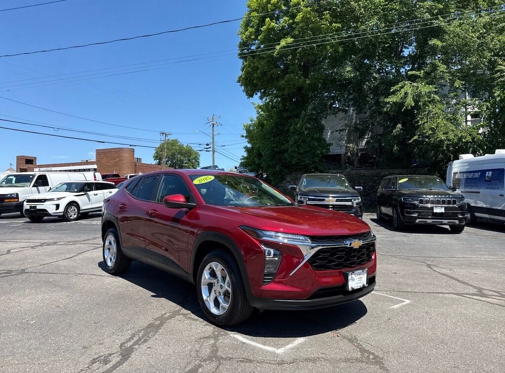 Used 2025 Chevrolet Trax LS SUV