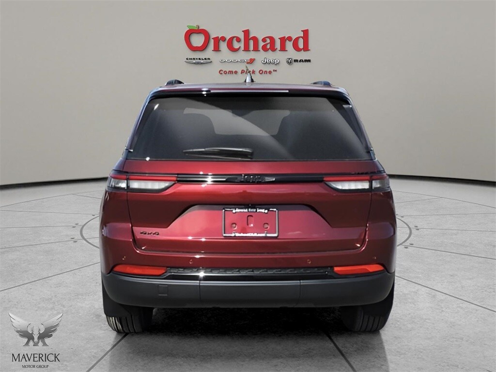 2025 Jeep Grand Cherokee Altitude photo 4