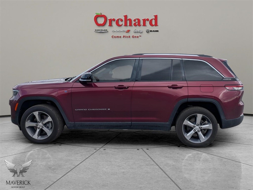 2022 Jeep Cherokee Limited 4xe photo 2