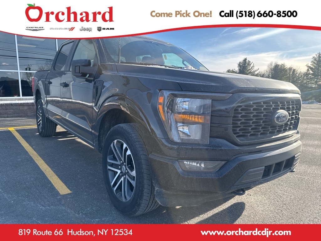 2023 Ford F-150 XL's photo