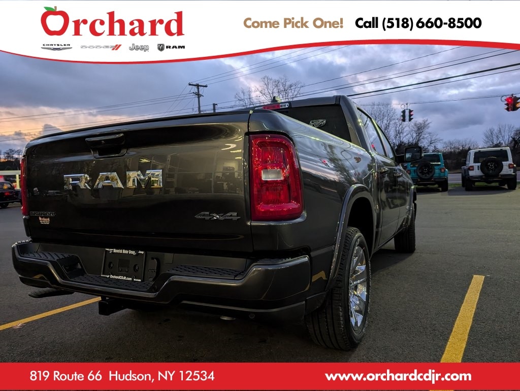 New 2025 Ram 1500 BIG HORN CREW CAB 4X4 5'7 BOX Pickup