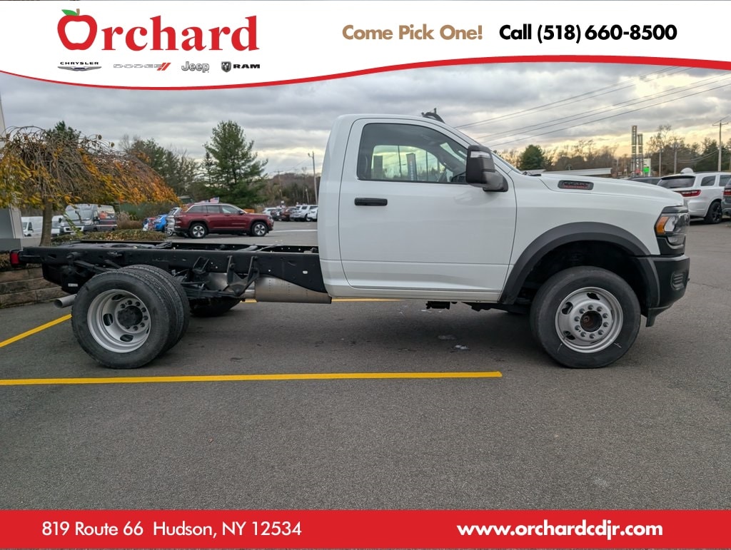 New 2024 Ram 5500 Chassis Cab TRADESMAN REGULAR 4X4 60' CA Pickup