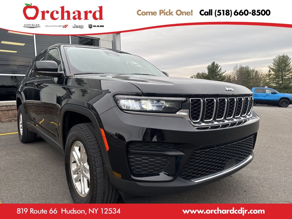 Used 2023 Jeep Grand Cherokee Laredo SUV