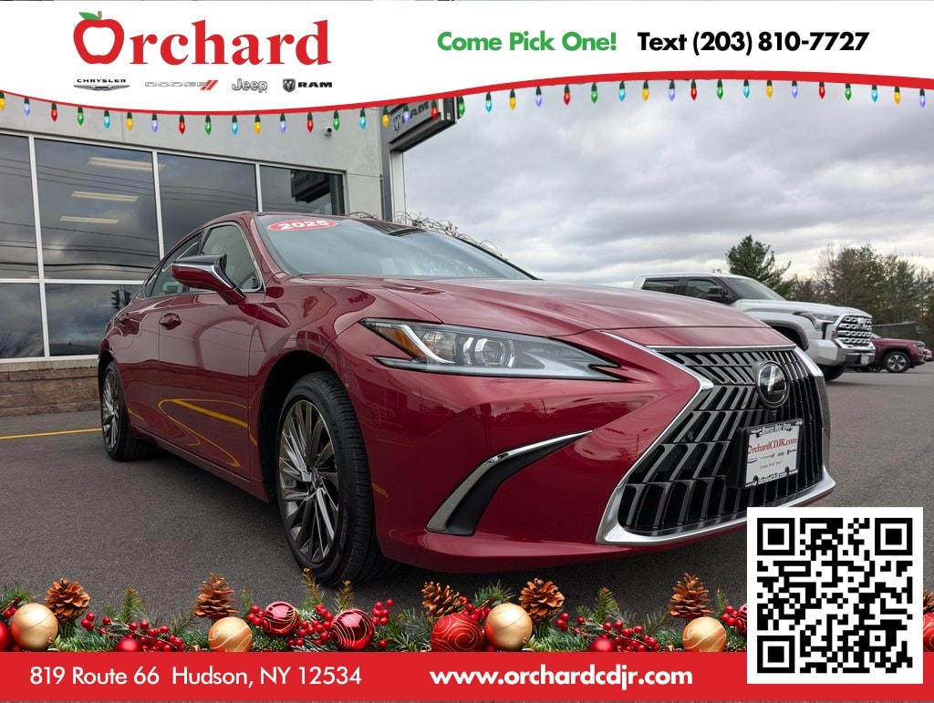 2025 Lexus ES Hybrid 300h Luxury's photo