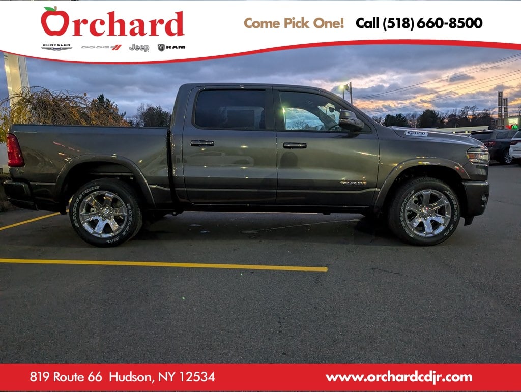 New 2025 Ram 1500 BIG HORN CREW CAB 4X4 5'7 BOX Pickup