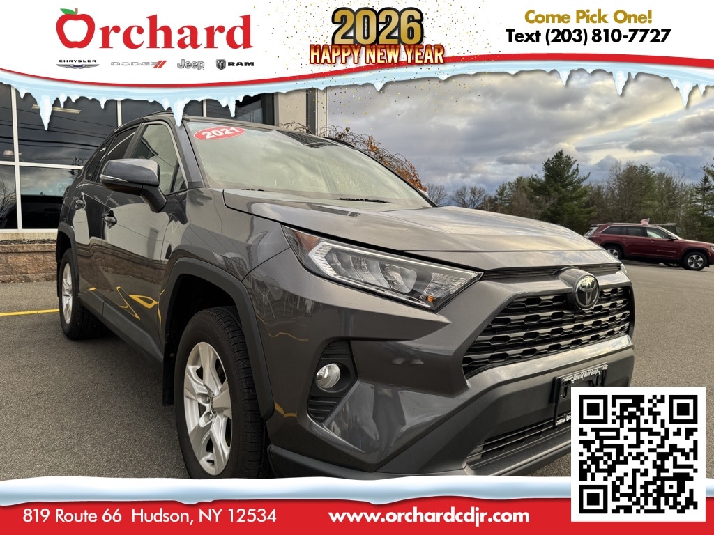 2021 Toyota RAV4 XLE's photo