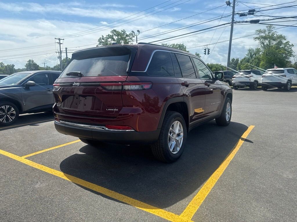 New 2026 Jeep Grand Cherokee LAREDO 4X4 Sport Utility