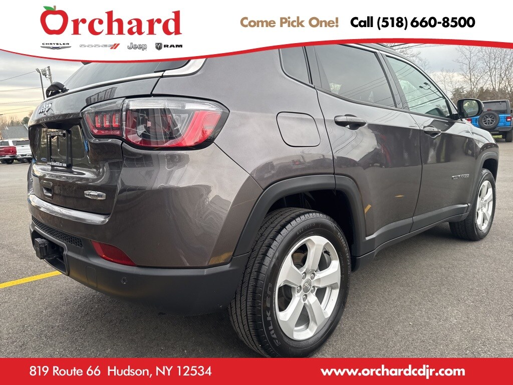 2020 Jeep Compass Latitude photo 2