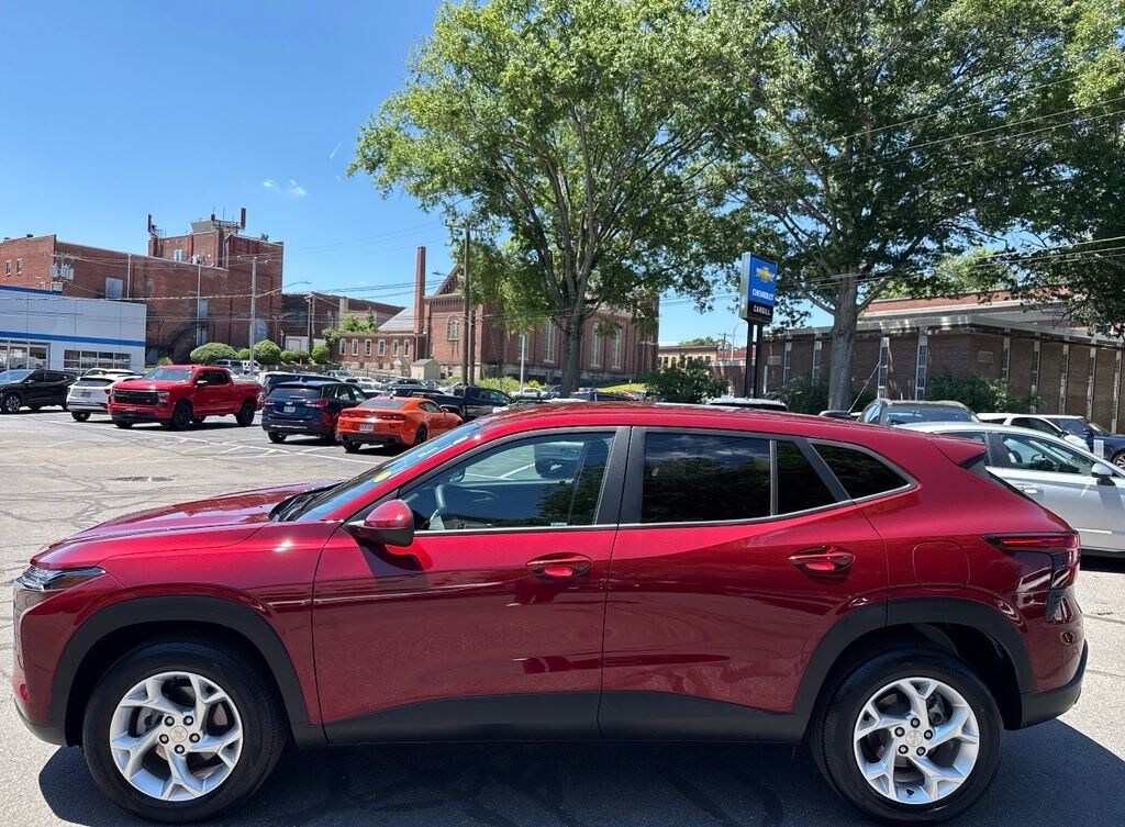 Used 2025 Chevrolet Trax LS SUV