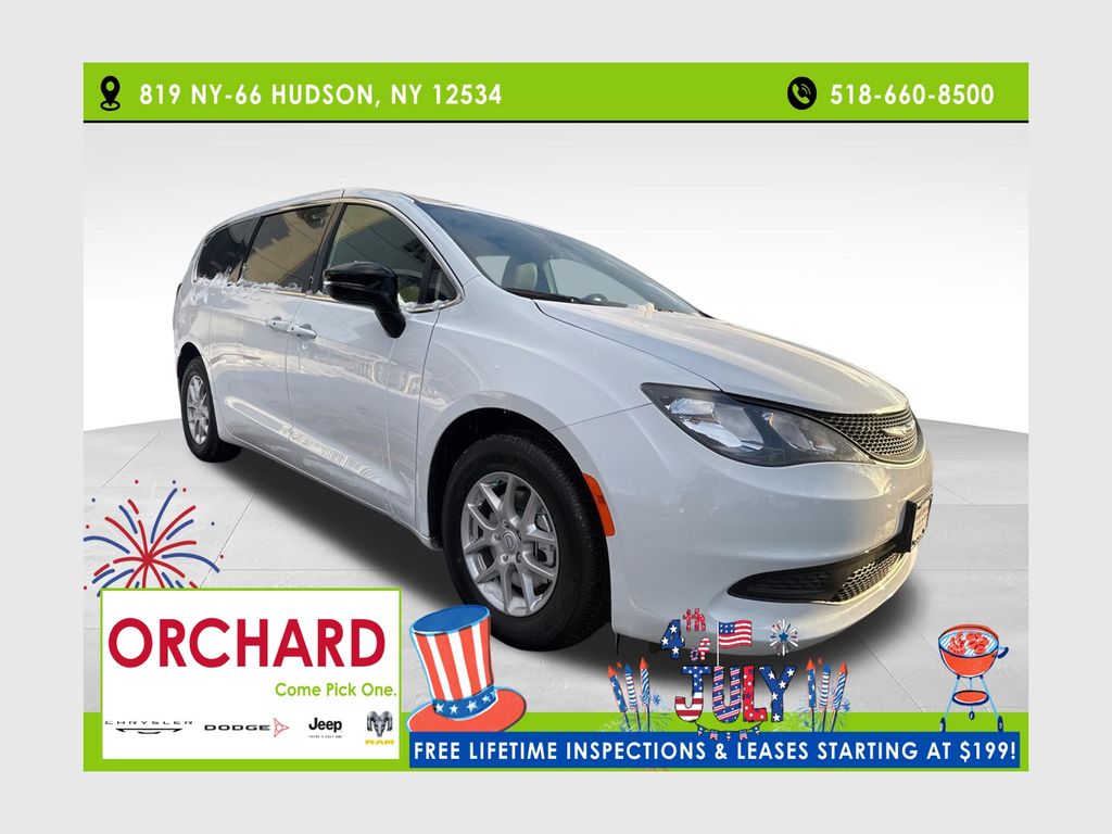 2026 Chrysler Voyager LX's photo
