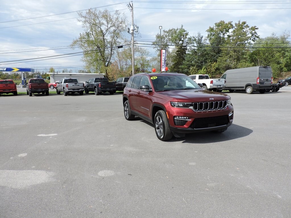 2023 Jeep Grand Cherokee 4xe photo 3