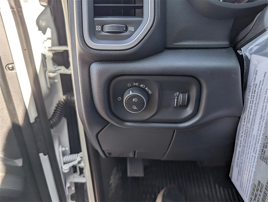 2024 Bright White Ram 5500 Chassis Cab 5500 TRADESMAN CHASSIS CREW CAB 4X4 60' CA 4X4 Truck